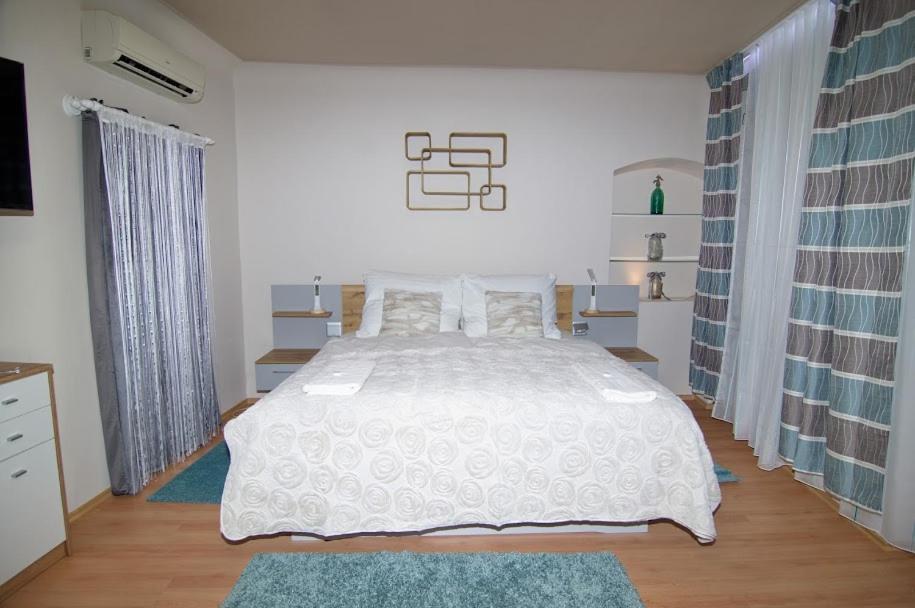 Soda Apartman Győr Exteriör bild