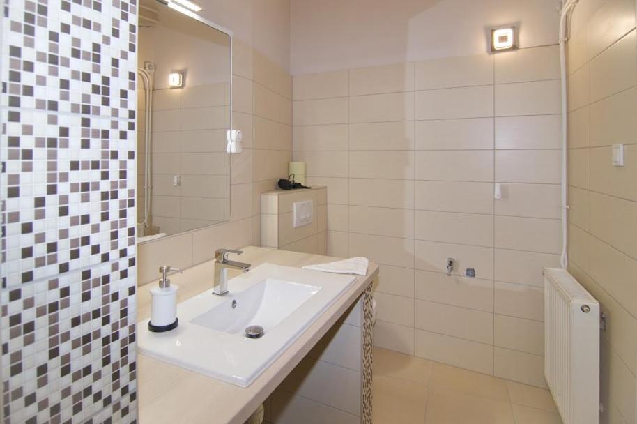 Soda Apartman Győr Exteriör bild