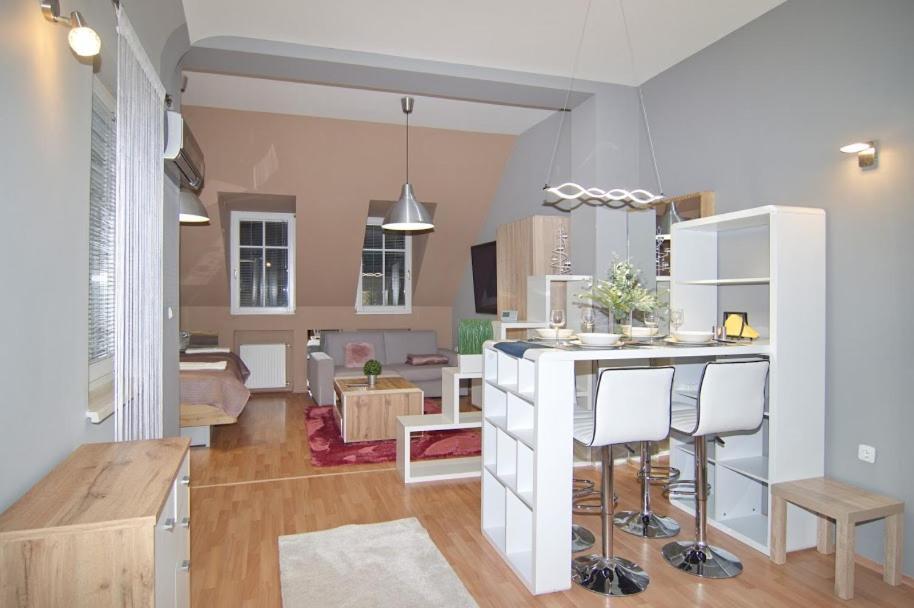 Soda Apartman Győr Exteriör bild
