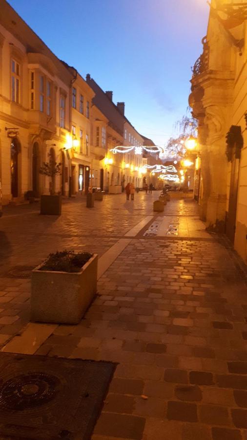 Soda Apartman Győr Exteriör bild